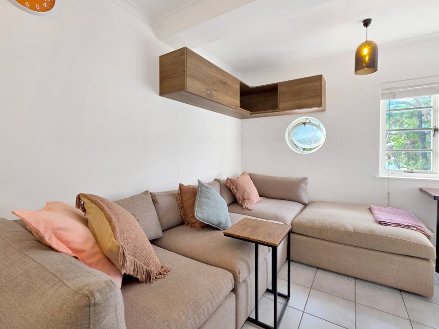 To Let 1 Bedroom Property for Rent in Sea Point Western Cape